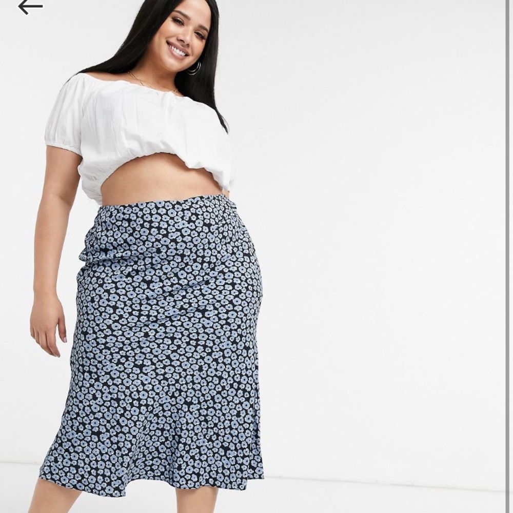 ASOS GLAMOROUS CURVES A-line blue floral skirt